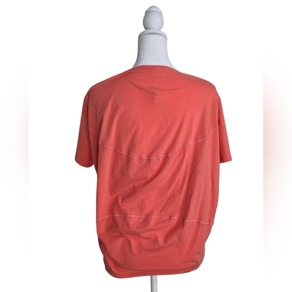 Lululemon Back In Action Short Sleeve Size 2 - Picture 3 of 4